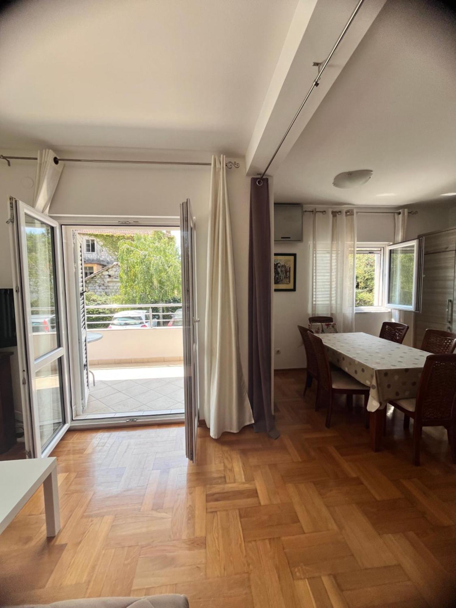 Apartment Belani, Own Parking Tivat Eksteriør bilde