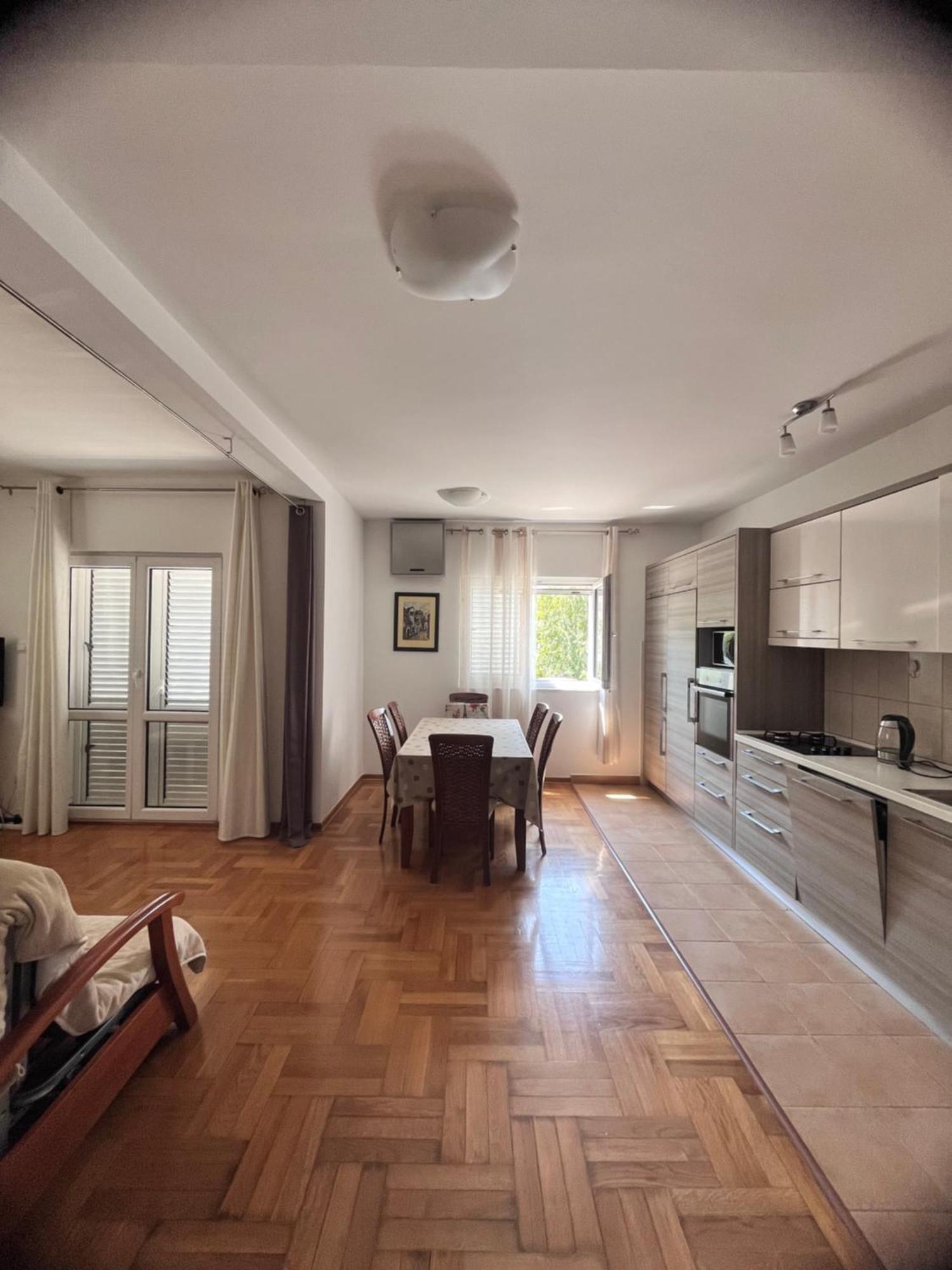 Apartment Belani, Own Parking Tivat Eksteriør bilde